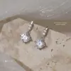 Brincos versáteis de zircônia com quatro garras de luxo leve para mulheres, prata pura s999, estilo coreano, tarraxas de prata maciça da moda, brincos simples