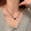 Colar Gargantilha de Pérolas Estilo Francês para Mulheres, Design de Nicho de Luxo Leve, Corrente para Clavícula em Formato de Coração, Corrente de Suéter de Alta Qualidade com um Toque Elegante
