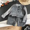Ropa de Otoño para Niños 2026 Nuevo Estilo Coreano Moda Bebé Primavera y Otoño Chaleco Suéter Conjunto de Tres Piezas Ropa Infantil de Comercio Exterior