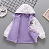 Jaqueta de Fleece Reversível para Meninas Estilo Novo Primavera Cedo 2026 Roupa de Fleece para Primavera e Outono com Fleece Adicional para Meninas