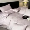 Lujoso y elegante juego de ropa de cama jacquard de algodón 100% de cuatro piezas para el dormitorio principal, que incluye una sábana bajera y una funda de edredón de algodón puro, apto para todas las estaciones