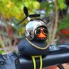 Enfeites de Carro Pato Amarelo Pequeno Carro a Bateria Capacete de Moto Elétrica Bicicleta Decorações Acessórios de Carro Pato Pequeno