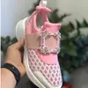 Zapatos de Padre con Hebilla Cuadrada de Pedrería Estilo Mismo de Nana para Mujer, Nuevo Modelo Primavera/Verano 2026, Aumento Oculto de Altura, Tenis Estampados de Piel Genuina, Modernos