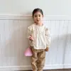 Bolso de Mano para Niñas Color Caramelo Bolsa de Cosméticos Billetera de Mano Simple Corazón Lindo y Elegante Bolso de Mano