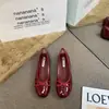 Sapatilhas Femininas Minimalistas com Laço 2026 Novo Outono Bico Redondo Raso Couro Envernizado Slip-On Mocassins
