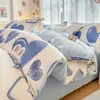 Juego de Ropa de Cama Gruesa de Invierno con Copos de Nieve de Leche de Felpa Cuatro Piezas Juego de Tres Piezas de Sábana de Felpa de Doble Cara, Franela, Felpa de Coral, Funda de Edredón