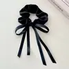 Scrunchie de Fita com Laço para Mulheres com Toque de Luxo, Elástico de Fita Estilo Ins, Acessório de Amarrar Cabelo com Laço de Cetim Preto e Branco