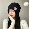 Bonito gorro posparto, adecuado para usar al dormir, diseñado para mujeres embarazadas con cabezas más grandes, proporciona protección contra el viento y tiene un diseño elegante y de alta calidad.