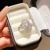 2026 Nuevo Anillo Abierto de Gota de Agua de Circonita Lujo Ligero Sensación de Gama Alta Anillo para Dedo Índice Nicho Exquisito Temperamento Estilo Explosivo Joyería de Mano
