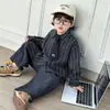 Roupa de Menino Primavera 2026 Novo Estilo Pequeno Cavalheiro Roupa de Outono Infantil Camisa Estilosa para Bebê Início do Outono Roupa de Menino