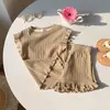 Conjunto de Duas Peças para Meninas Verão 2026 Estilo Coreano: Colete Riscado de Manga Curta e Shorts Jacquard com Bordas Franzidas, Roupa de Princesa para Meninas