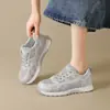 Zapatos de Padre ZHR para Mujer 2026 Otoño Nuevo Modelo Malla Transpirable Zapatos de Entrenamiento Alemanes Versátiles Ligeros Tenis Casuales