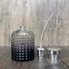 Botella de perfume de vidrio vacía con tapa de rosca B085-30ml50ml en forma de piña en stock, conveniente botella rociadora cosmética