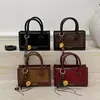 Diseño de Nicho Bolso Baguette Portátil Estilo Occidental para Mujer Otoño 2025 Nuevo Lujo Accesible Costuras en Color Contrastante Bolso de Hombro Único Cruzado