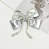 Dulce Fresco Temperamento Cuero Tres Dimensional Rosa Moño Plateado DIY Accesorios para el Cabello Zapatos Bolsas Ropa Accesorios Decorativos Hechos a Mano