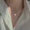 Collar de cuadrado de la suerte para mujer, Lujo ligero, nicho, sentido de alta calidad, ins, no se decolora, diseño de nicho, colgante, cadena para clavícula, Nuevo