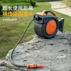 Nuevo enrollador de manguera de jardín de alta presión con una boquilla de pulverización directa para regar plantas, un enrollador de manguera para lavar el coche y características de extensión automática
