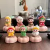 Dibujos Animados Populares de Vendedores Ambulantes Juguetes Giratorios de Resina Adornos para Escritorio para Aliviar el Estrés Juguetes Giratorios de Cerámica Lote Mixto Multicolor