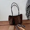 Bolso de Mano Retro de Gamuza Bolsa de Gran Capacidad para Mujer 2026 Nuevo Otoño para Viajar al Trabajo Bolso Grande de un Solo Hombro de Gama Alta