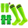 Amazon Protectores Tibiales de Fútbol con Correa y Calcetines Largos de Fútbol Combo Set de Equipo Protector Deportivo Tibiales en Stock