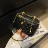Bolso Cuadrado Pequeño de Gama Alta 2025 Primavera Nuevo Estilo Bolso de Hombro Acolchado Estilo Chanel Moda Coreana Cadena Bolso Cruzado para Mujer
