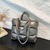 Bolso de Plumas de Gran Capacidad para Mujer Moda Transfronteriza Abrigo Acolchado de Algodón Bolso de Mano Sensación de Alta Gama Algodón Bolso de Hombro Axilar Bolso Tote