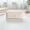 Estuche de lápices de lunares estilo coreano, bolsa de almacenamiento de tela linda y de tono cremoso, elegante y atractiva, perfecta para niñas jóvenes, una bolsa de lona de mano
