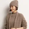 Cachemira Otoño/Invierno 2026 Nuevo Sombrero de Punto Casual de Color Sólido de Alta Gama para Mujer, Cálido para Exteriores, de Canalé, Doble Plegado
