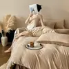 Juego de cama de cuatro piezas estilo europeo, alta densidad, totalmente mate, de terciopelo de leche, con una textura lujosa y delicados patrones en relieve, perfecto para un sueño cómodo
