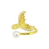 Anillo de Sirena de por vida Microincrustado de Circonita Cola de Sirena Perla Anillo Abierto Exquisito Temperamento para Mujer en stock