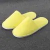 Pantuflas desechables de color sólido de forro polar coral, pantuflas para pareja de hotel y casa de huéspedes, pantuflas gruesas para habitación de hotel al por mayor