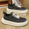 Zapatos de hombre, nuevas zapatillas de moda versátiles para todas las estaciones, zapatos casuales de suela gruesa que aumentan la altura, zapatos blancos, zapatillas deportivas ligeras y transpirables para hombre