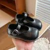 Zapatos Mary Jane de piel para niña con suelas blandas, estilo otoño, zapatos de princesa de suela blanda, zapatos de vestir infantiles estilo retro, negros y rojos, versátiles