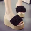 Chinelos Florais Femininos Moda Verão Plataforma Salto Anabela 2026 Externo Antiderrapante Solado Grosso Salto Super Alto Tira Única Chinelos de Praia