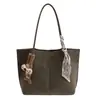 Bolsa Suede Retrô Bolsa Tote Feminina Grande Capacidade Bolsa de Ombro 2026 Novo Estilo Bolsa de Mão para Trabalho e Deslocamento