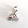 Colgante con hebilla de motocicleta rosa que combina con todo, temperamento, nuevo diseño de nicho, luz de alta calidad, lujo, TikTok, venta caliente en vivo