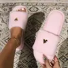 Nuevas pantuflas de felpa de moda de alta gama con decoración de corazón para mujer, de punta abierta, suaves y cómodas, ligeras, adecuadas para el dormitorio