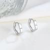 Pendientes de plata de ley S925 con diseño de flores, elegantes joyas de nicho, estilo coreano, con hebilla y clip para las orejas en forma de flor para mujer.