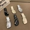 Sandalias Elegantes de Tira de Dedo con Perlas y Pedrería Estilo Francés Suela Plana 2026 Nuevas Sandalias Romanas de Punta Cuadrada Primavera/Verano Sandalias de Playa