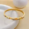Pulseira de Aço Titânio com Diamantes Redondos Design de Nicho de Alta Qualidade Joias Estilo Frio Simples Estilo Coreano Personalidade