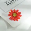 Ramo de Margaritas Artificiales para Bodas, Decoraciones de Flores de Seda al por Mayor, Accesorios para el Cabello, Accesorios para Fotografía, Abanicos Decorativos Florales Hechos a Mano
