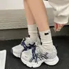 Zapatos tipo "dad shoes" de suela gruesa para mujer, nueva colección otoño 2026, súper modernos, que aumentan la altura para mujeres petite, tenis casuales versátiles