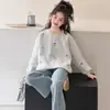 Conjunto Deportivo para Niñas Primavera y Otoño 2026 Nuevo Elegante Tendencia Infantil Sudadera y Jeans Conjunto de Dos Piezas