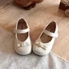 Sapatos de Princesa Cor Sólida Estilo Doce para Meninas 2026 Primavera e Outono Novos Sapatos Pequenos de Couro Versáteis Bico Redondo Sapatilhas de Solado Macio