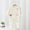 Envío Gratis Ropa de Mariposa para Recién Nacidos Tipo A de Algodón Puro Estilo para Todo el Año 0-6 Meses Mono para Bebé Pantalones Harem para Bebé Recién Nacido