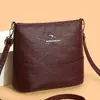Nova coleção de outono: bolsa de balde retrô, uma bolsa de ombro/transversal estilosa e versátil de grande capacidade para mulheres de meia-idade, perfeita para mães