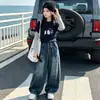 Conjunto para Meninas 2026 Primavera e Outono Novo Estilo Aluna do Ensino Fundamental Menina Manga Longa Top Calça Jeans Wide Leg Conjunto de Duas Peças Estiloso Tendência