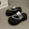 Sandalias de verano 2025 para personas pequeñas, chanclas populares para exteriores, pantuflas coreanas de alta gama con diamantes de imitación.