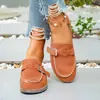 Meia-sapatilha Casual Outdoor Cruzada de Camurça Sintética Fosca com Bico Fechado para Mulheres, Fivela de Metal, Solado Grosso, Estilo Birkenstock, Chinelo Slip-On