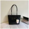 Bolsa Tote Lisa Simples 2026 Verão Nova Moda Grande Capacidade Trabalho Deslocamento Casual Sob o Braço Ombro